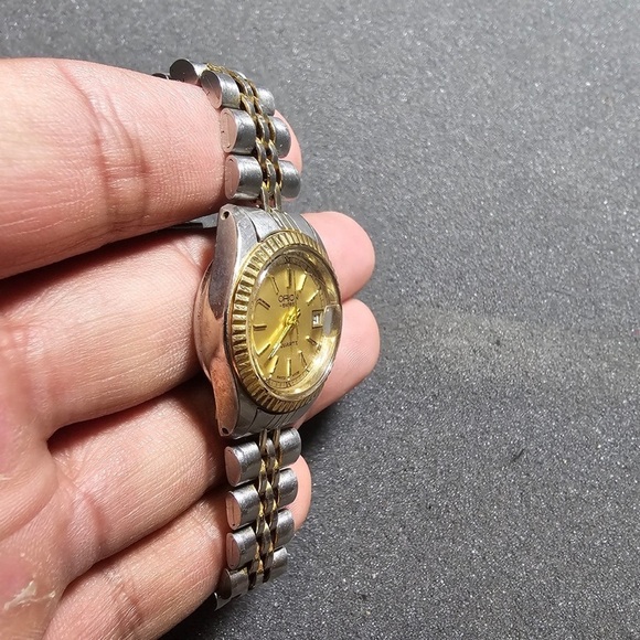 Orion Swiss Made Ladies Quartz Watch Silver And Gold Tone Date Just Working - Picture 5 of 9